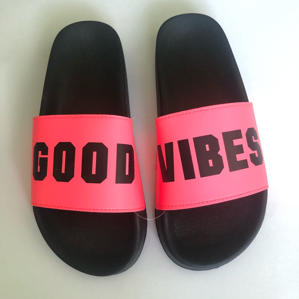 Victoria’s Secret Pink Good Vibes Sandals
